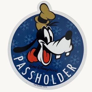 NEW Authentic Walt Disney World Christmas 2018 Goofy Annual Passholder Magnet ~A